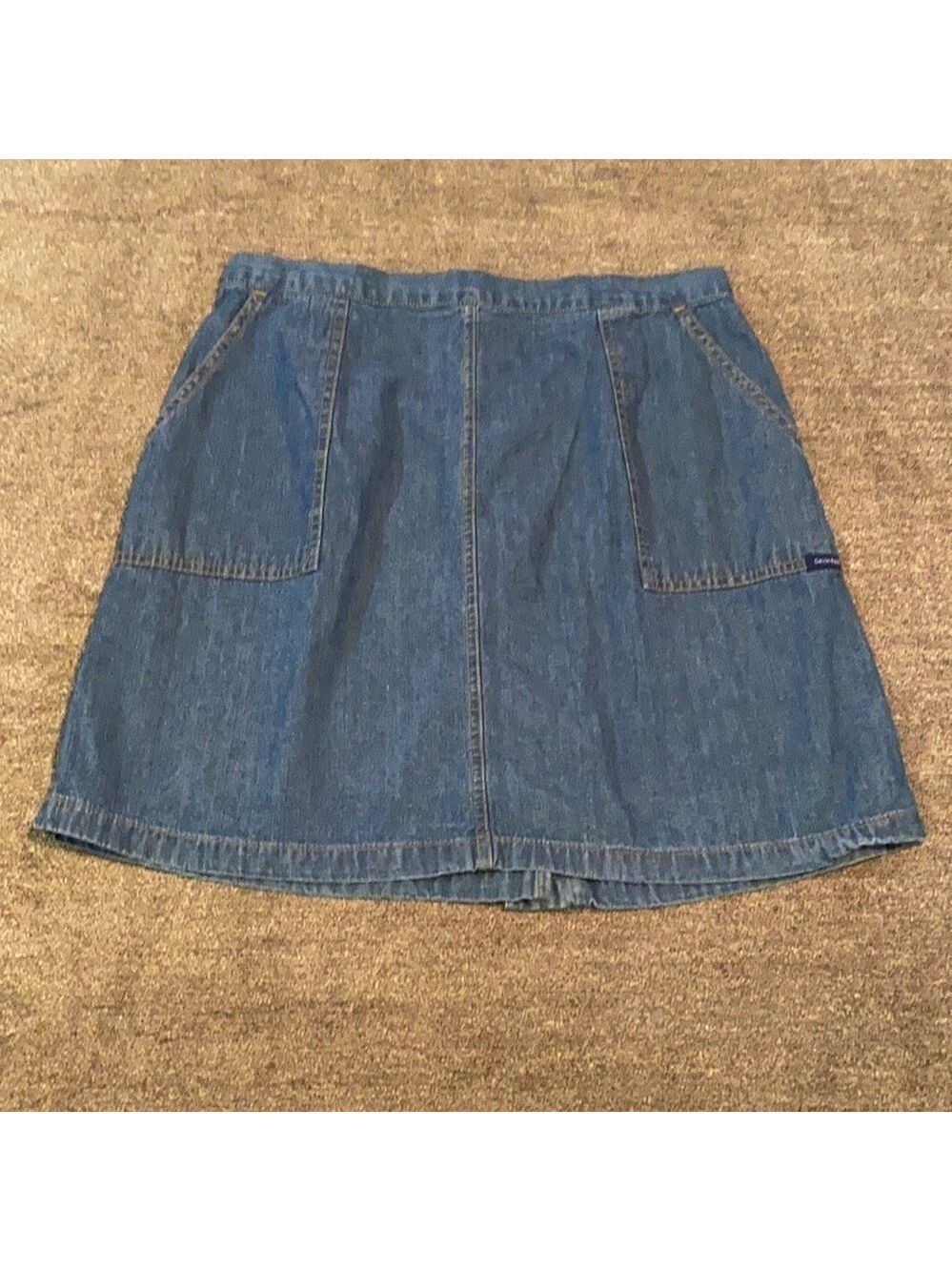 𝅺calvin Klein women’s Jean skirt; size 12
